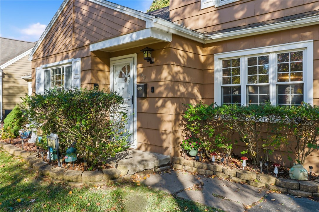 160 Wood Road Greece, NY 14626 - Photo 4 of 34