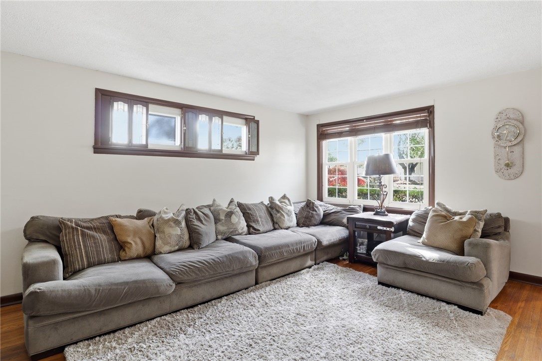 160 Wood Road Greece, NY 14626 - Photo 6 of 34