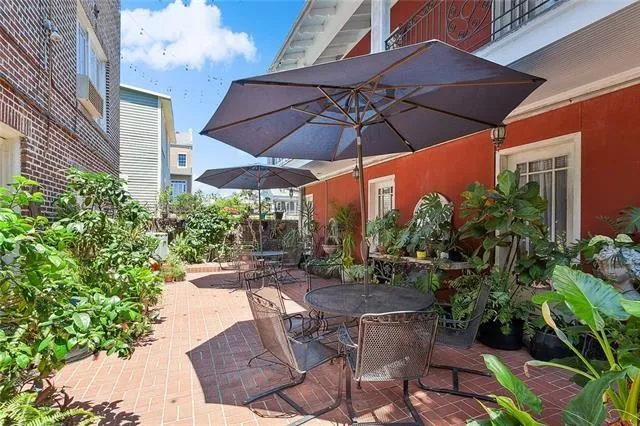 $2,000 | 918 Dauphine Street, Unit 5, New Orleans, LA 70116
