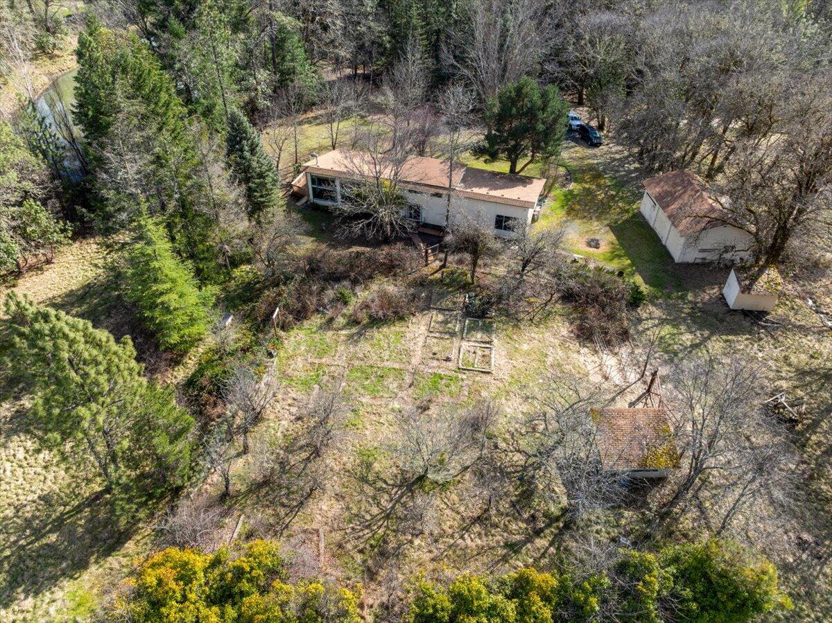 6526 Tunnel Loop Road Grants Pass, OR 97526 - Photo 41 of 54 an aerial view of residential house with outdoor space