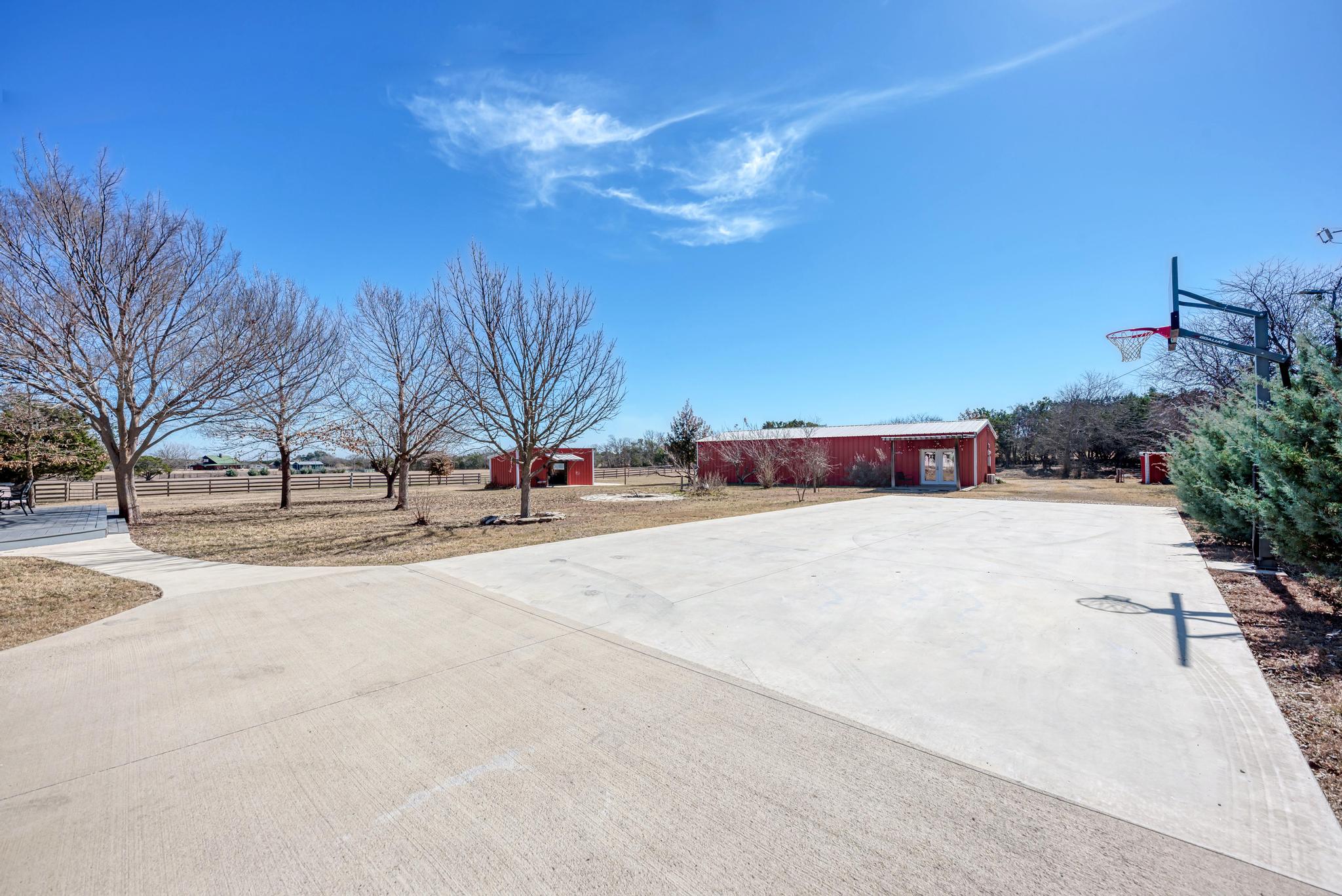 255 Glasscock Road Liberty Hill, TX 78642 - Photo 21 of 39 View of studio apartment/barn