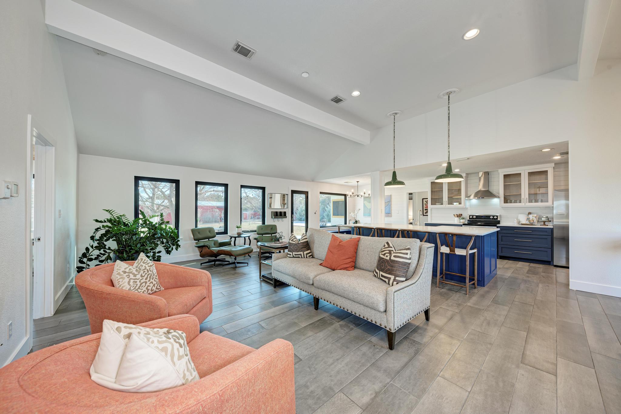 255 Glasscock Road Liberty Hill, TX 78642 - Photo 5 of 39 Living room