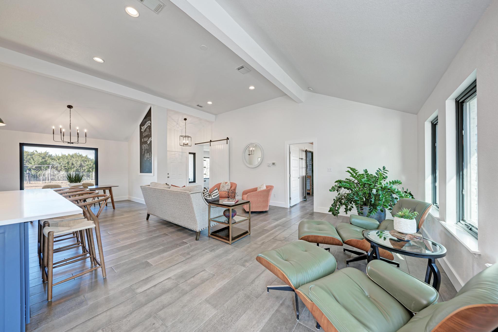 255 Glasscock Road Liberty Hill, TX 78642 - Photo 6 of 39 Living area