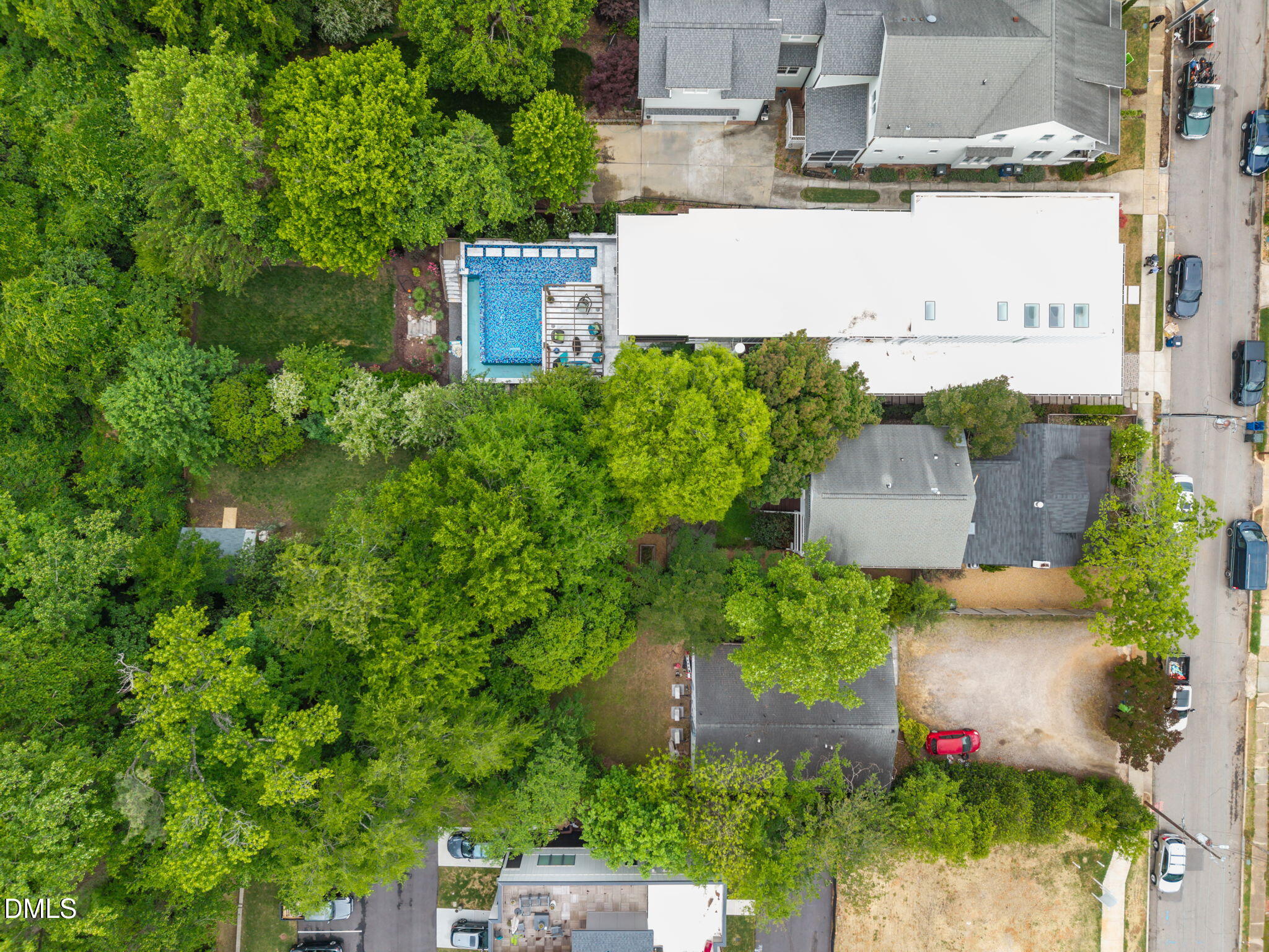 1531 Sunrise Avenue Raleigh, NC 27608 - Photo 16 of 51 16-web-or-mls-DJI_20260501104306_0953_D