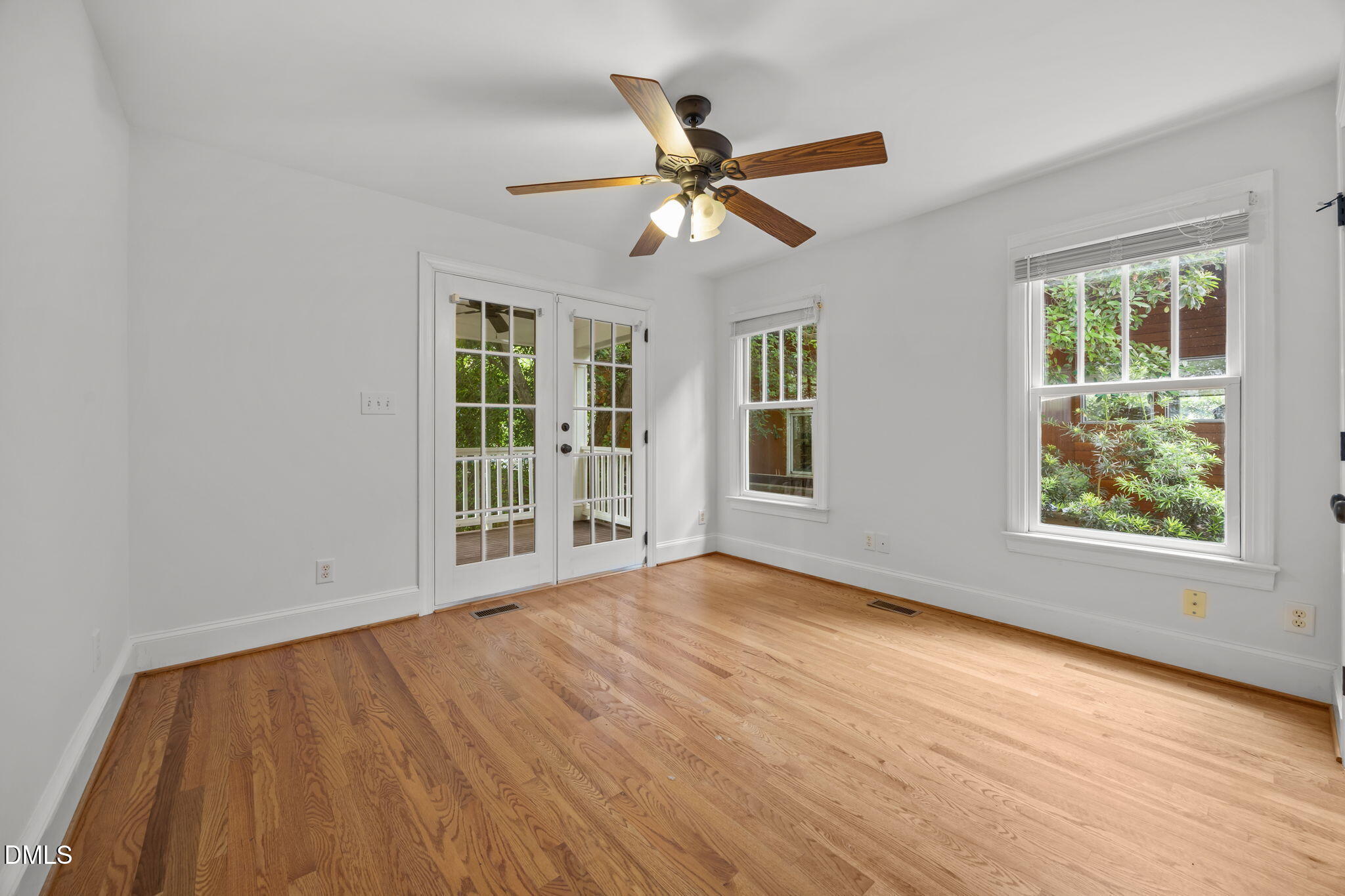1531 Sunrise Avenue Raleigh, NC 27608 - Photo 37 of 51 37-web-or-mls-IMG_9001