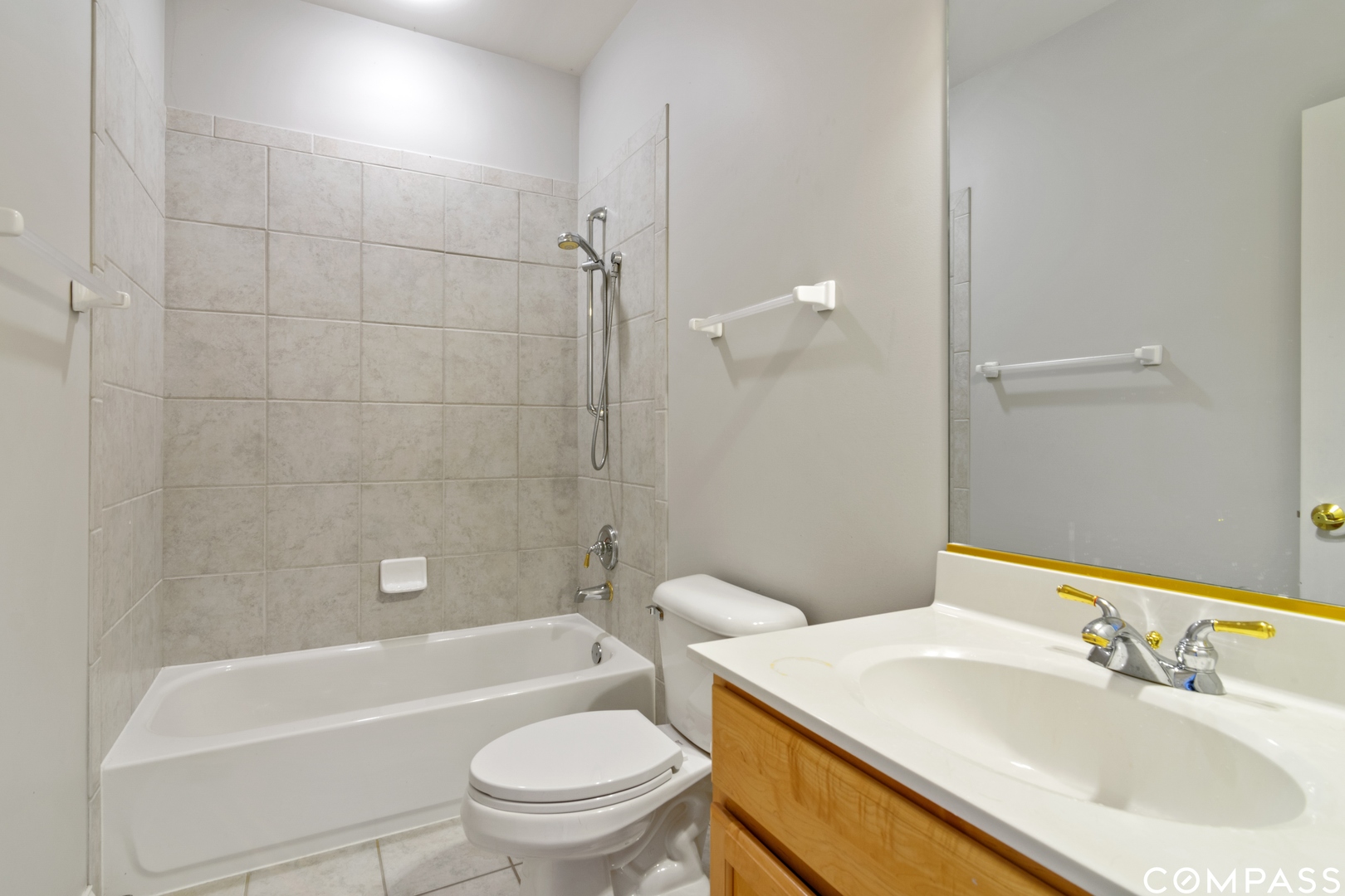 1659 Constitution Drive Glenview, IL 60026 - Photo 14 of 23