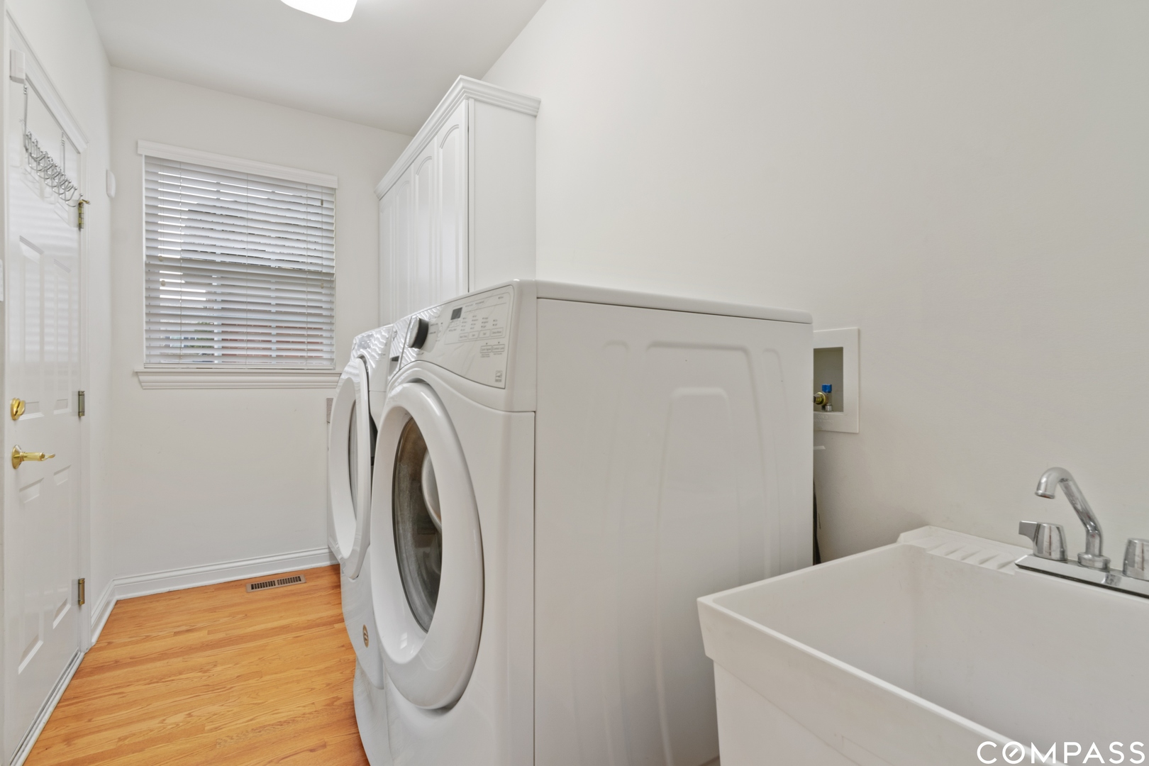 1659 Constitution Drive Glenview, IL 60026 - Photo 15 of 23