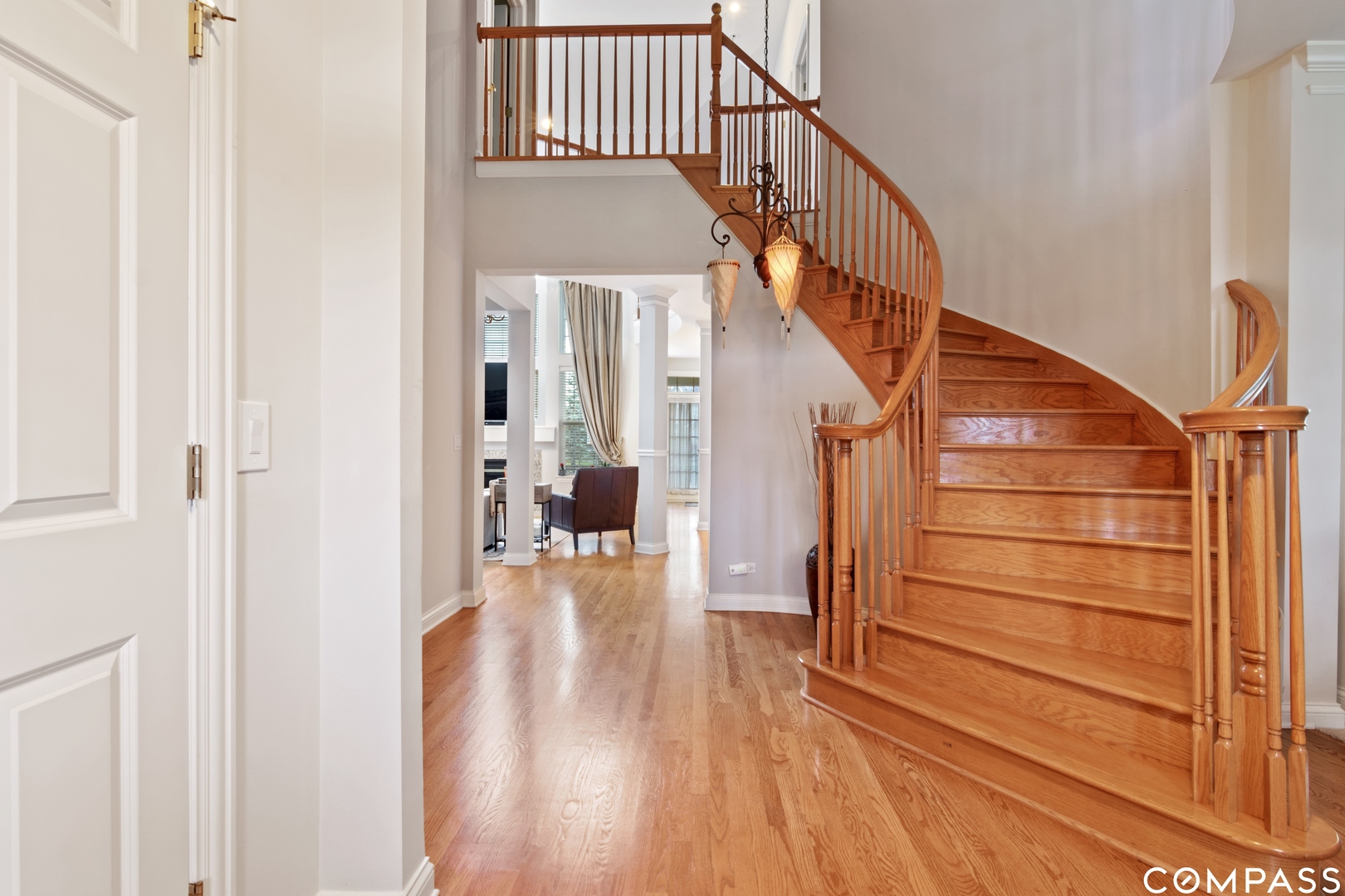 1659 Constitution Drive Glenview, IL 60026 - Photo 3 of 23