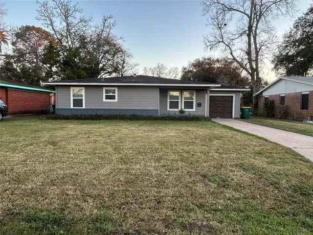 $1,795 | 2717 Katherine Street, La Marque, TX 77568