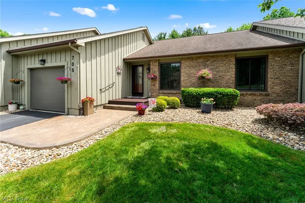 $236,500 | 705 Tournament Trail, Cortland, OH 44410