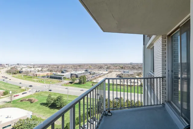 $206,000 | 40 North Tower Road, Unit 14A, Oak Brook, IL 60523