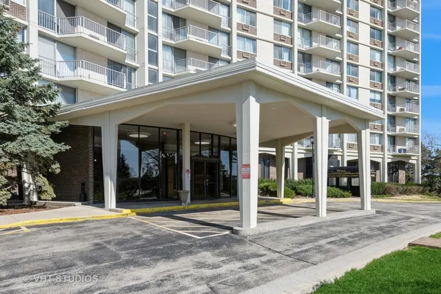 $206,000 | 40 North Tower Road, Unit 14A, Oak Brook, IL 60523