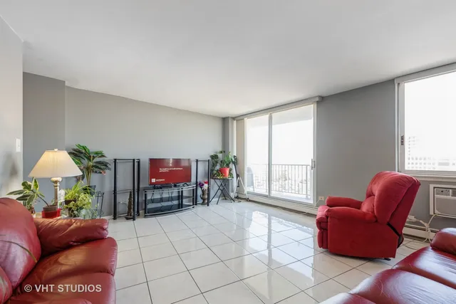 $206,000 | 40 North Tower Road, Unit 14A, Oak Brook, IL 60523