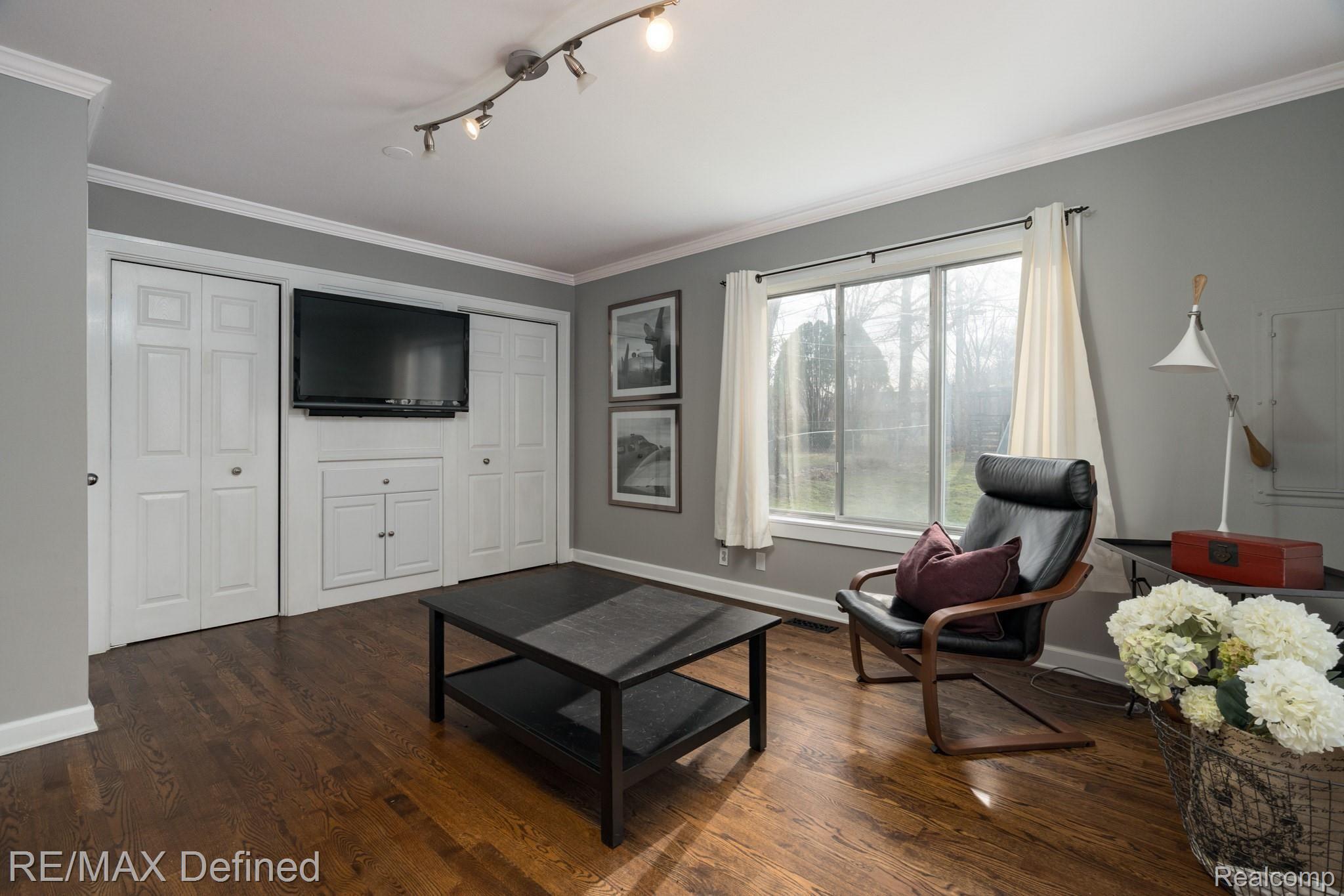 336 Highland Avenue Rochester, MI 48307 - Photo 11 of 28 336-Highland-Ave-14.JPG