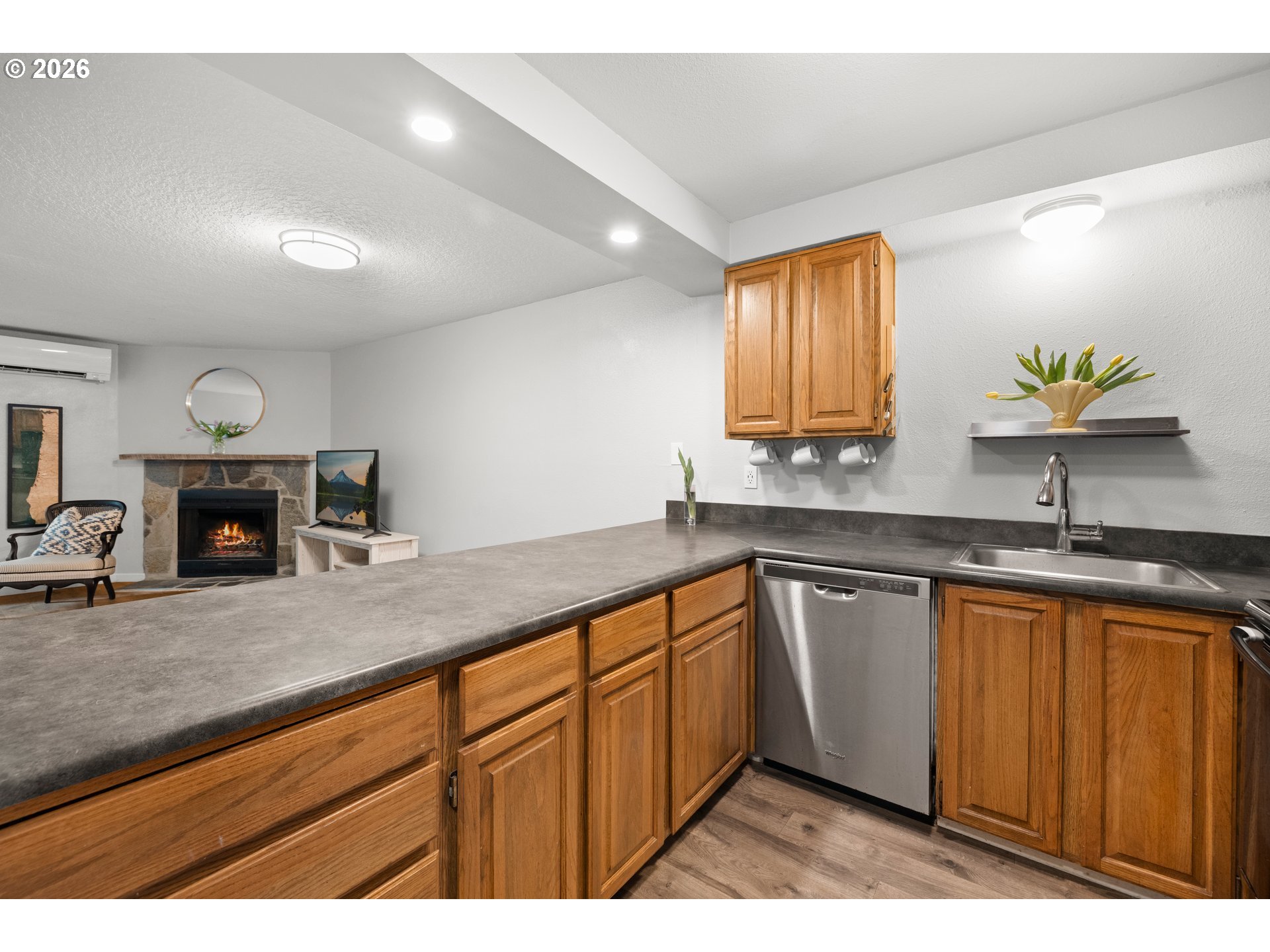 5563 Southwest Multnomah Boulevard Portland, OR 97219 - Photo 15 of 37