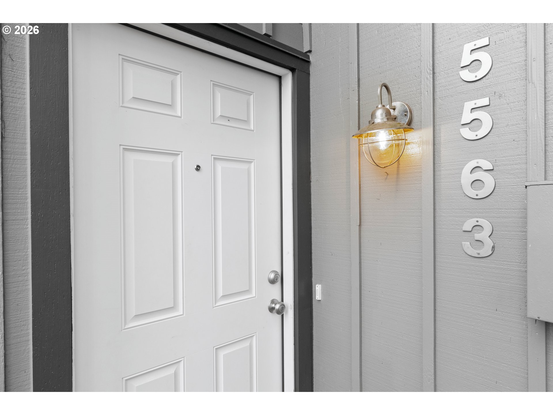 5563 Southwest Multnomah Boulevard Portland, OR 97219 - Photo 3 of 37