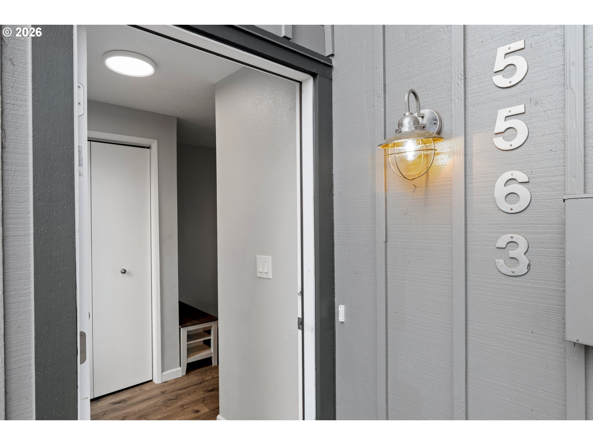 5563 Southwest Multnomah Boulevard Portland, OR 97219 - Photo 4 of 37