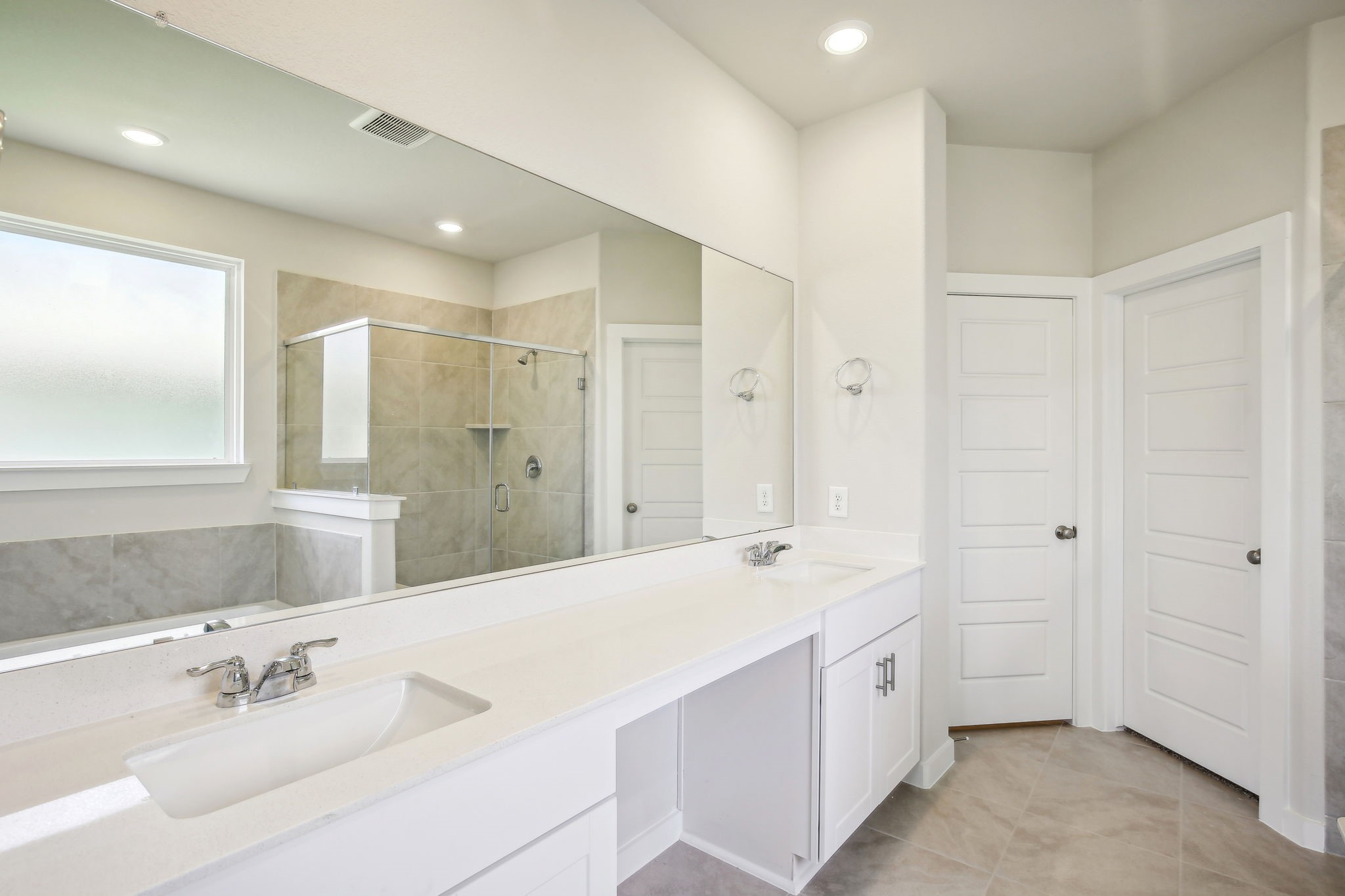 8303 Rio Spring Drive Baytown, TX 77523 - Photo 8 of 17 Photo is not of the actual home, but is an inspirational photo of builder’s model home and may depict options, furnishings, and/or decorator features that are not included