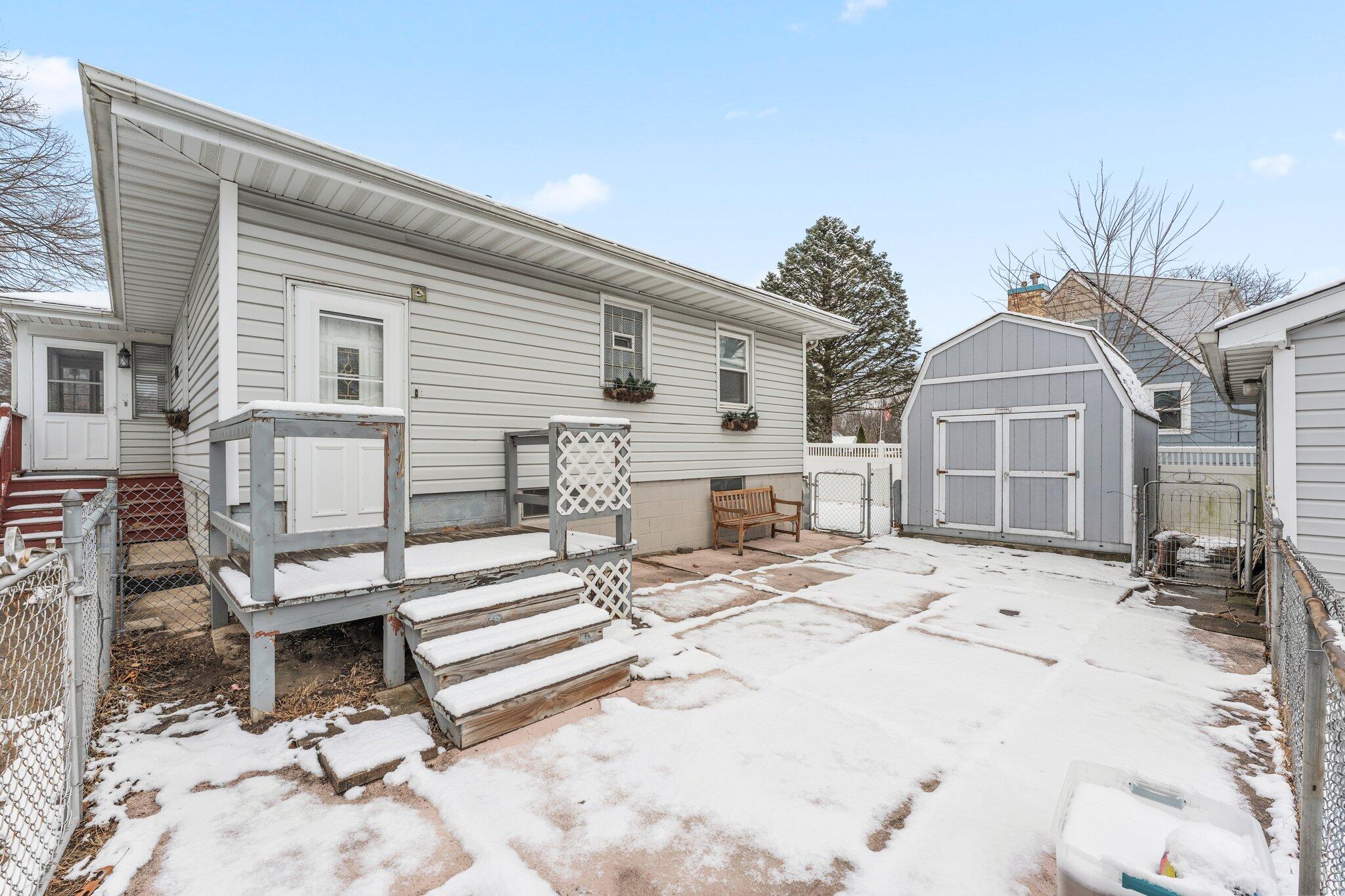 3555 Liverpool Road Lake Station, IN 46405 - Photo 19 of 21 2048x1365