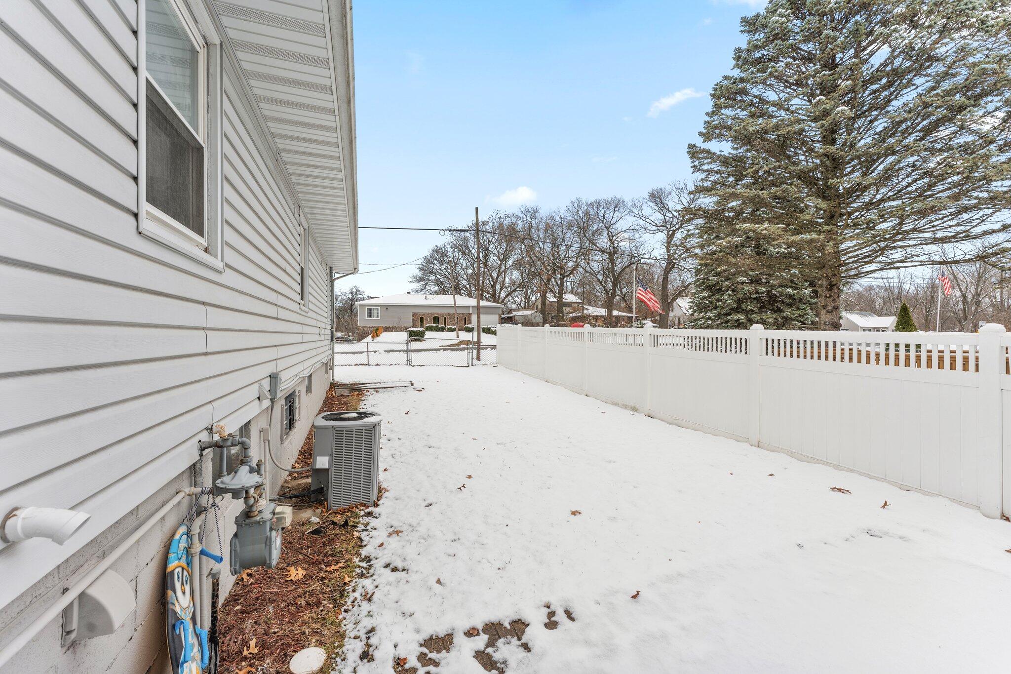 3555 Liverpool Road Lake Station, IN 46405 - Photo 20 of 21 2048x1365