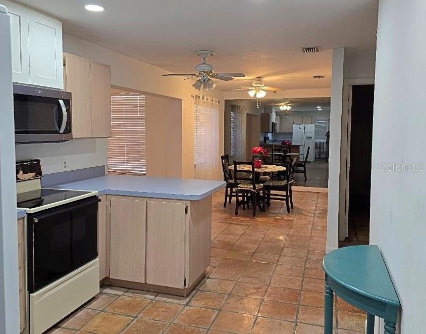 7806 Alafia Ridge Road Riverview, FL 33569 - Photo 6 of 18 Gallery Image 6