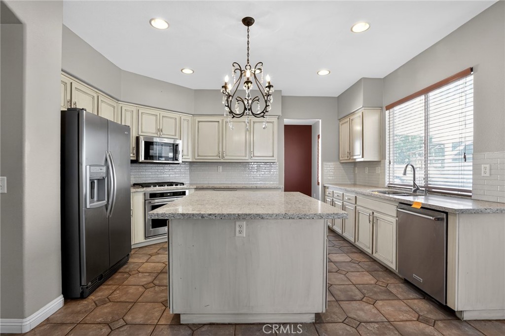 42240 Ridge View Drive Lancaster, CA 93536 - Photo 12 of 25