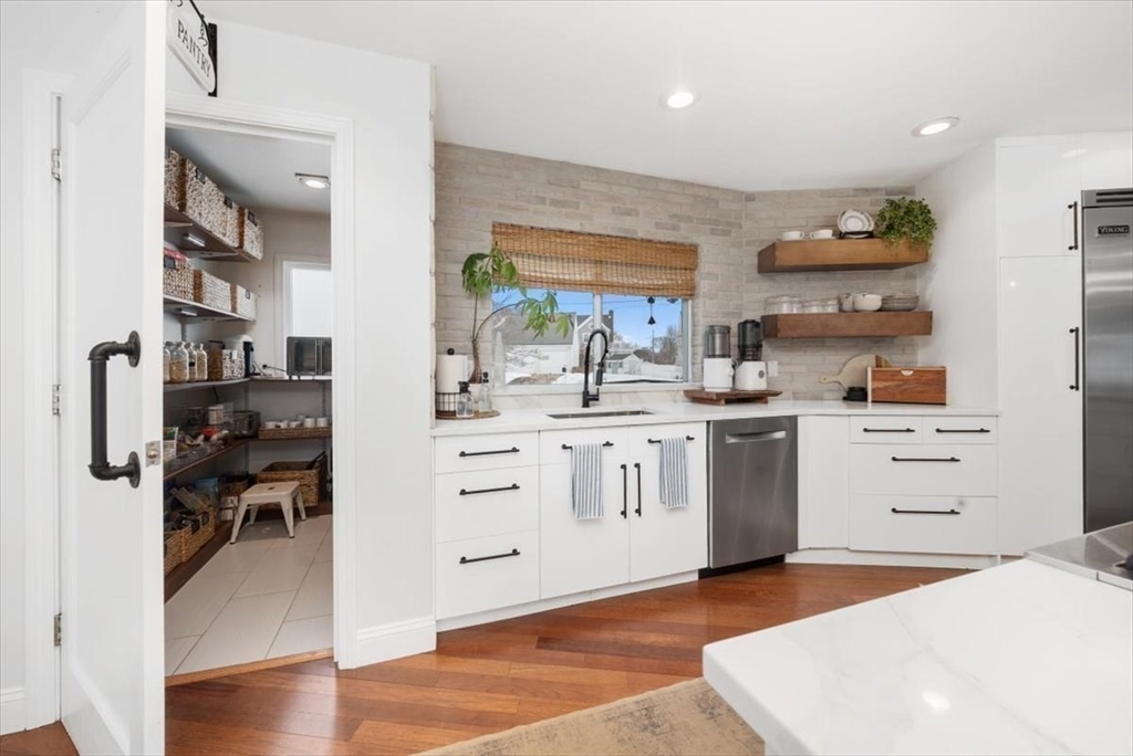 11 Brookline Road Scituate, MA 02066 - Photo 8 of 42