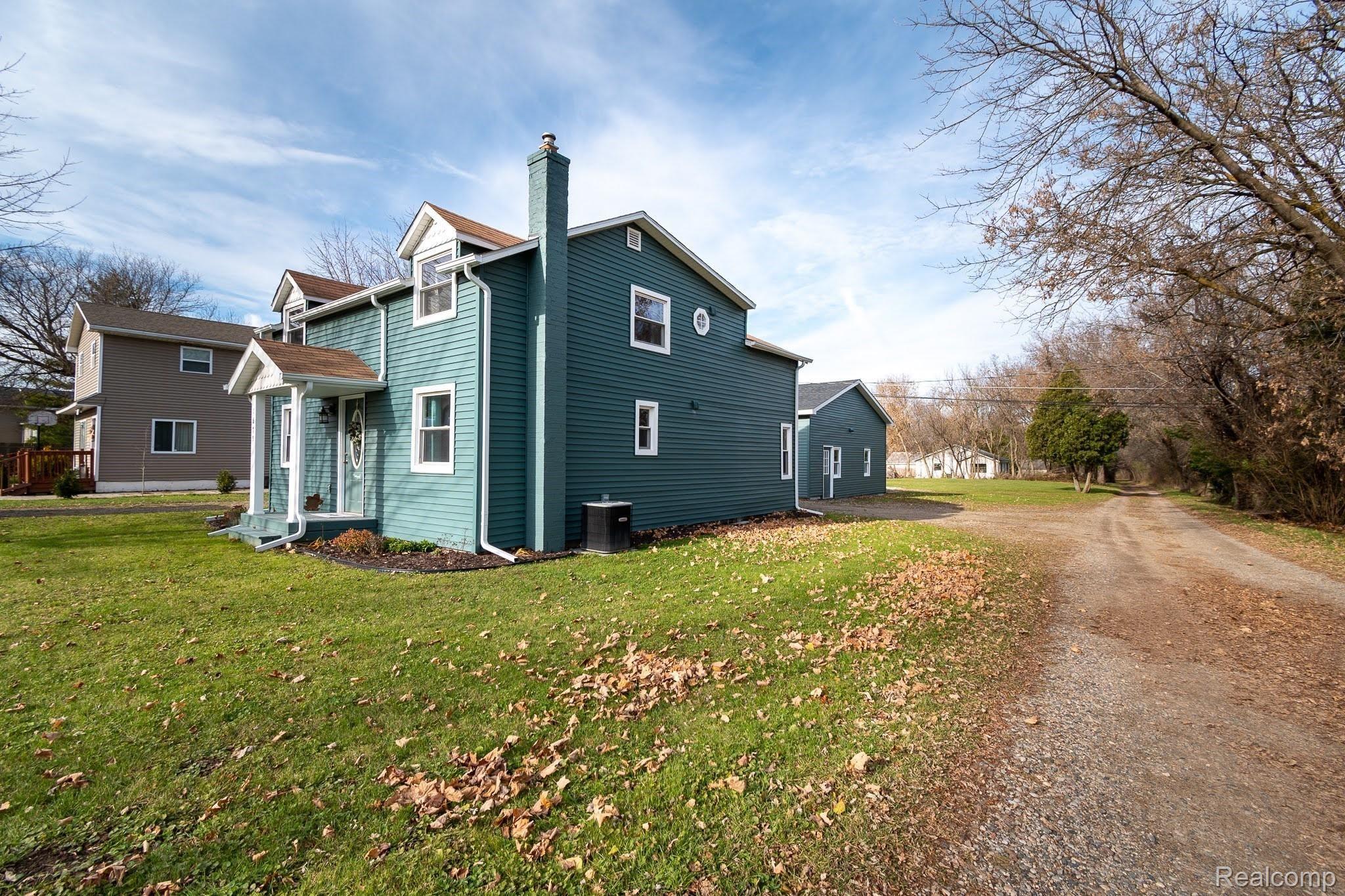 1675 Bowers Road Lapeer, MI 48446 - Photo 1 of 46 1675-5.jpg