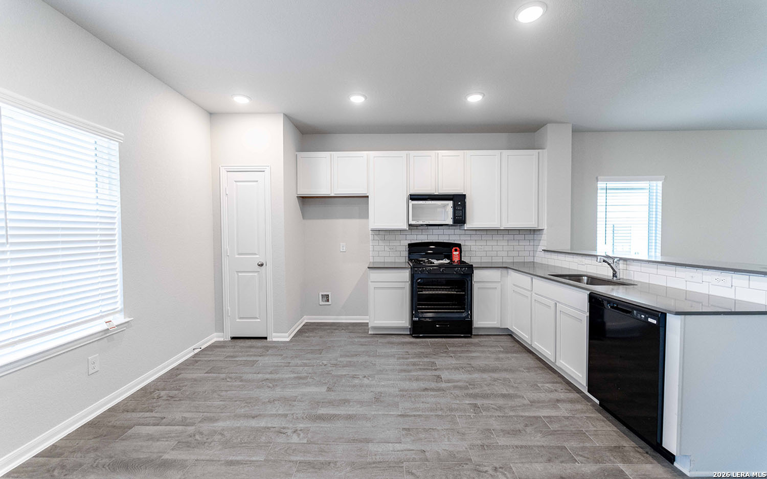 16311 Ginger Crossing Elmendorf, TX 78112 - Photo 4 of 14