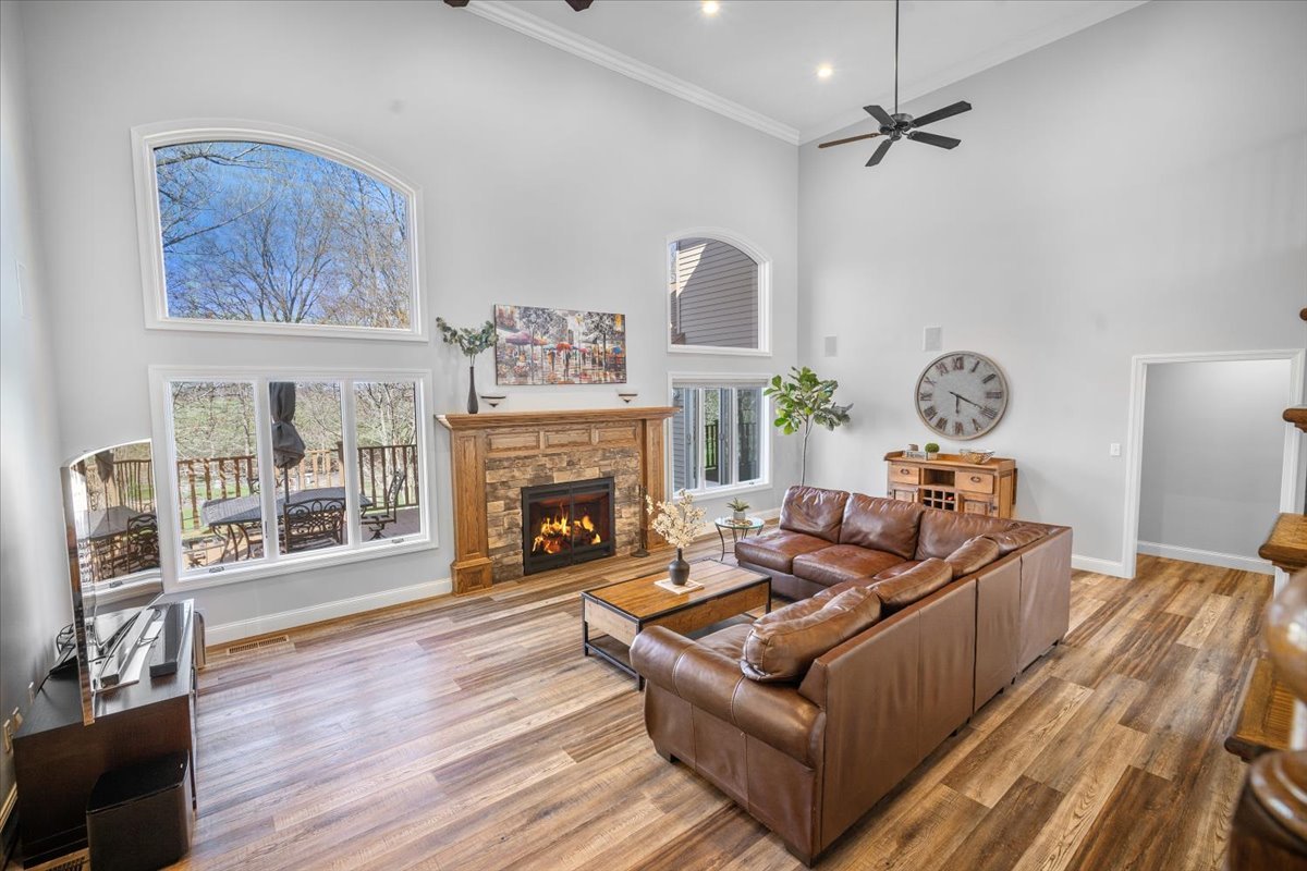 9852 Old Sawmill Road Bloomington, IL 61705 - Photo 11 of 34 Gallery Image 11