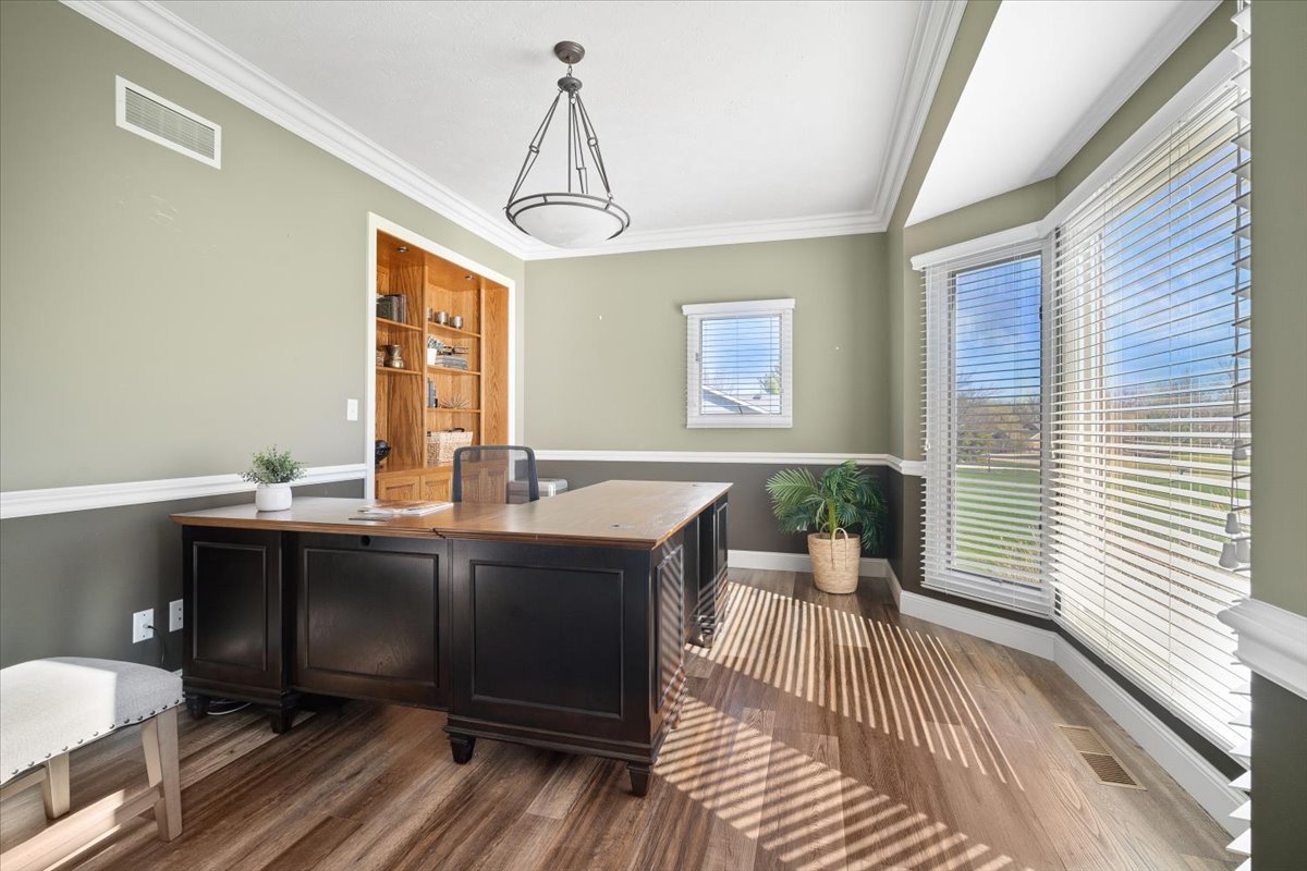 9852 Old Sawmill Road Bloomington, IL 61705 - Photo 12 of 34 Gallery Image 12