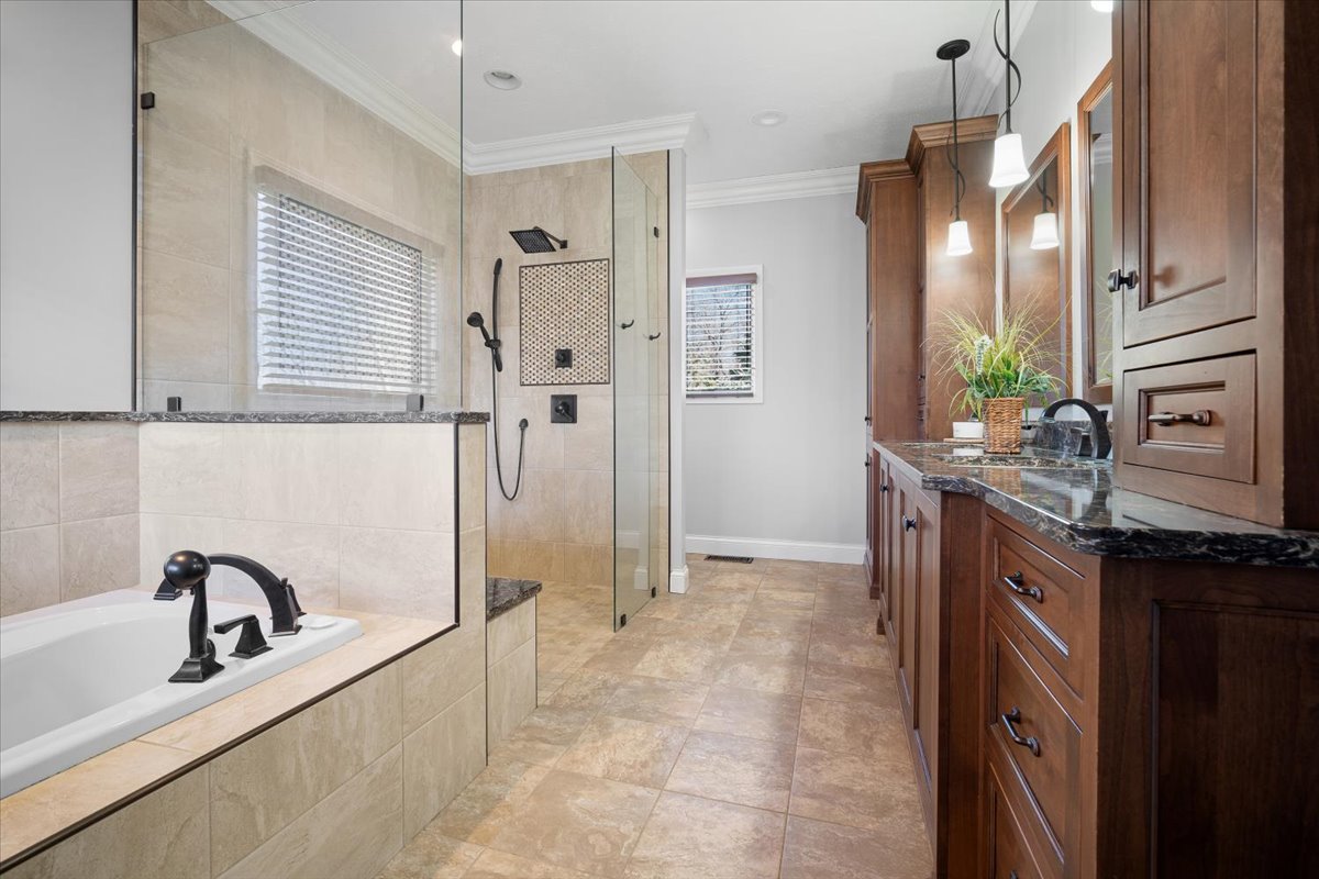 9852 Old Sawmill Road Bloomington, IL 61705 - Photo 19 of 34 Gallery Image 19