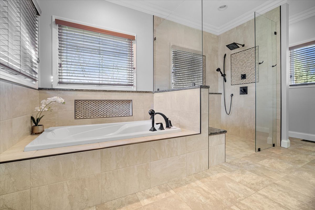 9852 Old Sawmill Road Bloomington, IL 61705 - Photo 20 of 34 Gallery Image 20