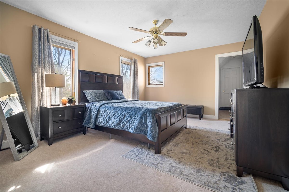 9852 Old Sawmill Road Bloomington, IL 61705 - Photo 21 of 34 Gallery Image 21