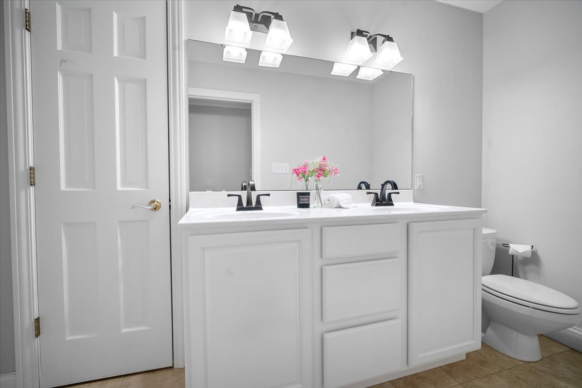 9852 Old Sawmill Road Bloomington, IL 61705 - Photo 23 of 34 Gallery Image 23
