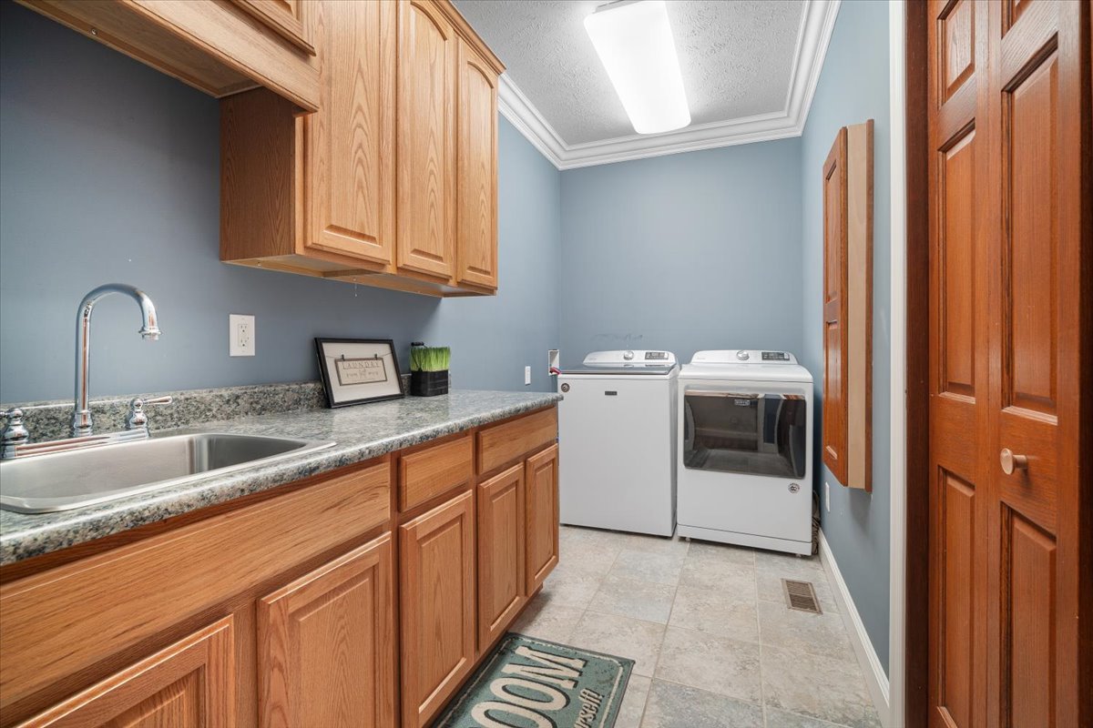 9852 Old Sawmill Road Bloomington, IL 61705 - Photo 25 of 34 Gallery Image 25