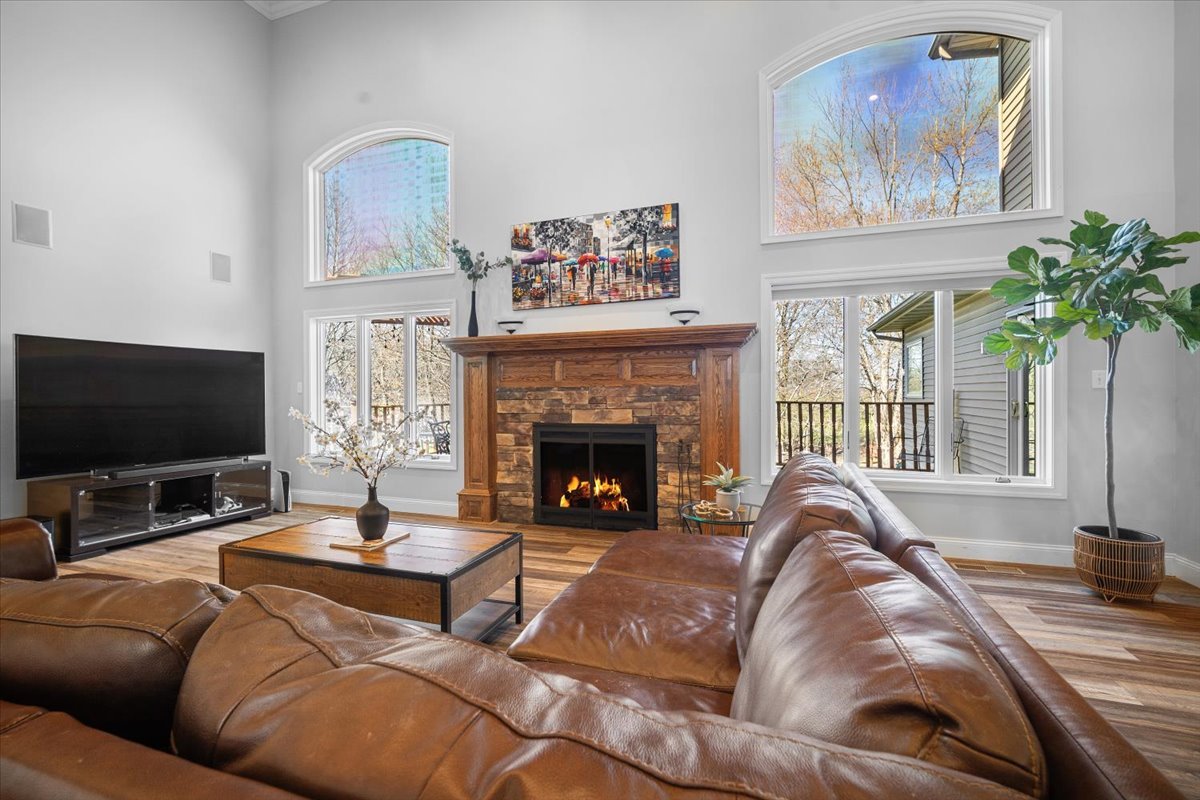 9852 Old Sawmill Road Bloomington, IL 61705 - Photo 5 of 34 Gallery Image 5