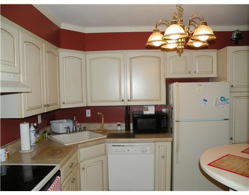 551 Sloop Road, Unit 68 Pittsburgh, PA 15237 - Photo 7 of 18 Kitchen.