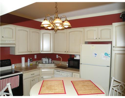 551 Sloop Road, Unit 68 Pittsburgh, PA 15237 - Photo 8 of 18 Kitchen.