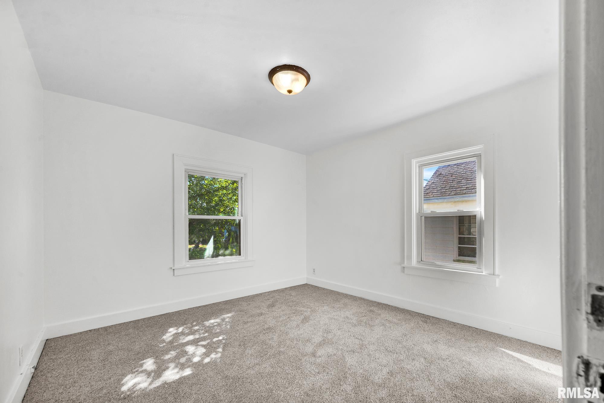 1003 Chestnut Street Pekin, IL 61554 - Photo 12 of 26 Gallery Image 12