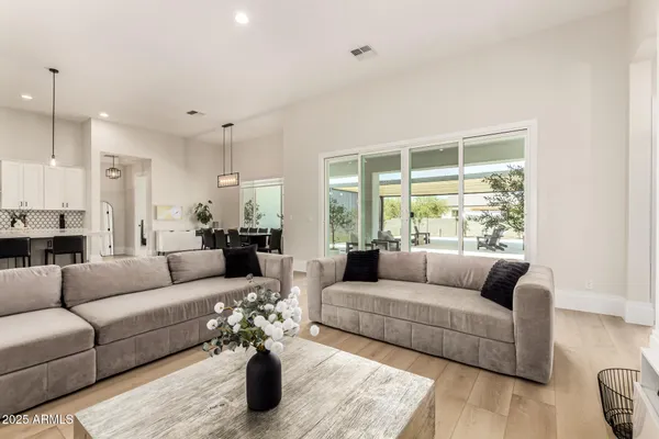 $1,365,000 | 37227 North 11th Avenue, Phoenix, AZ 85086