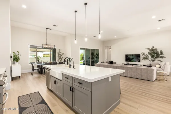 $1,365,000 | 37227 North 11th Avenue, Phoenix, AZ 85086