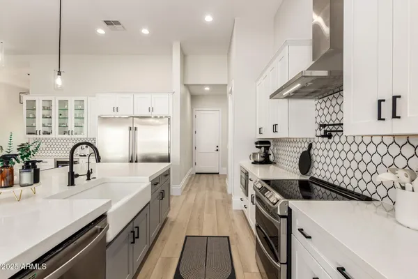 $1,365,000 | 37227 North 11th Avenue, Phoenix, AZ 85086