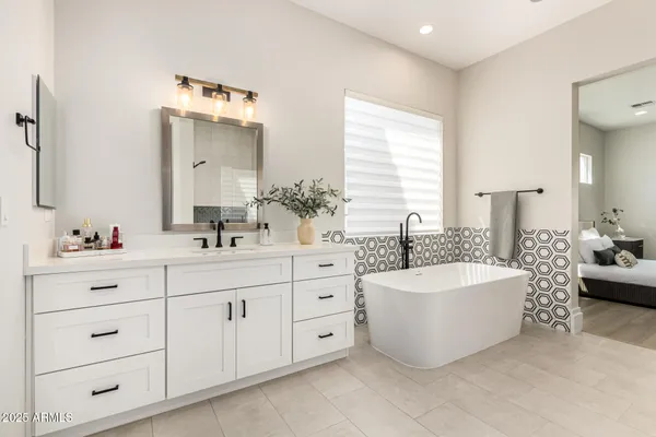 $1,365,000 | 37227 North 11th Avenue, Phoenix, AZ 85086