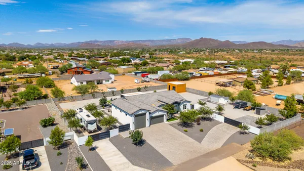 $1,365,000 | 37227 North 11th Avenue, Phoenix, AZ 85086