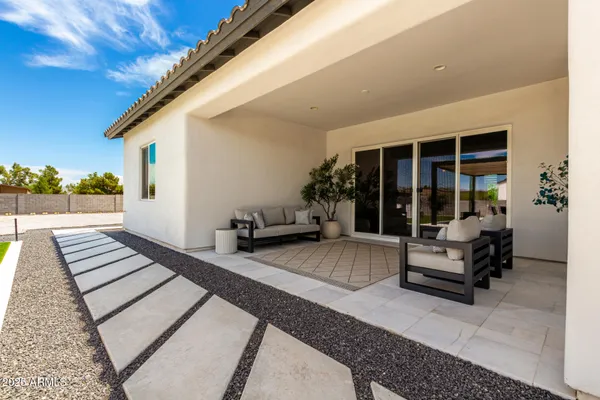 $1,365,000 | 37227 North 11th Avenue, Phoenix, AZ 85086