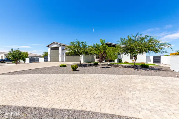 $1,365,000 | 37227 North 11th Avenue, Phoenix, AZ 85086