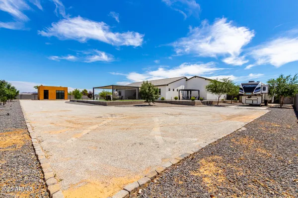 $1,365,000 | 37227 North 11th Avenue, Phoenix, AZ 85086