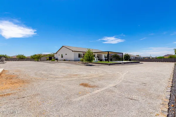 $1,365,000 | 37227 North 11th Avenue, Phoenix, AZ 85086