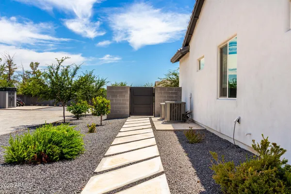 $1,365,000 | 37227 North 11th Avenue, Phoenix, AZ 85086